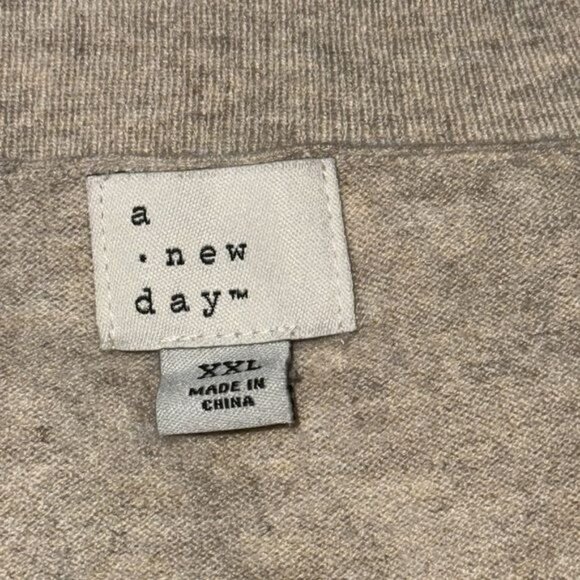 A New Day Womens V-Neck Beige Sweater XXL Recycled Polyester Blend - Picture 2 of 9